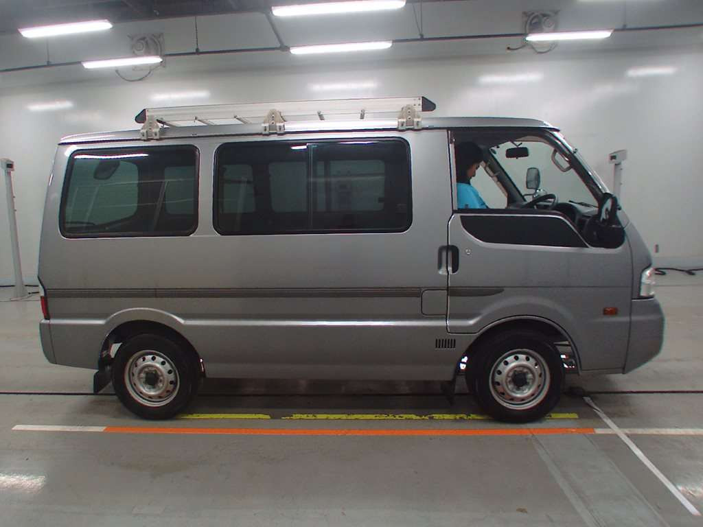 2015 Mazda Bongo Van SKP2V[2]