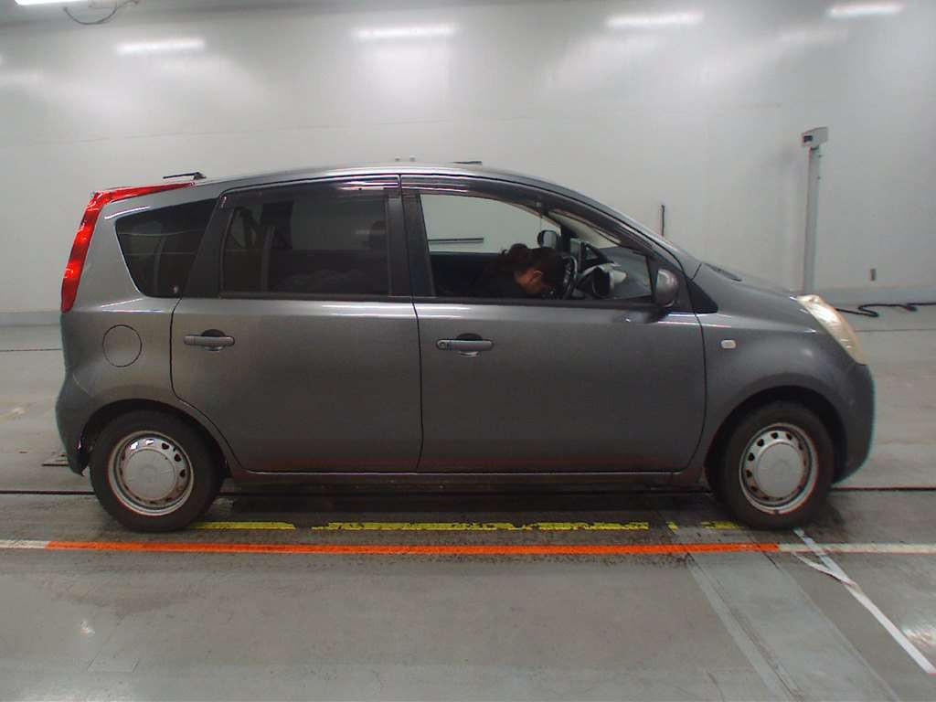 2005 Nissan Note E11[2]