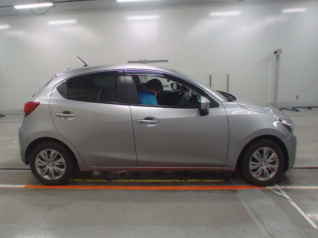 2015 Mazda Demio DJ3FS[2]