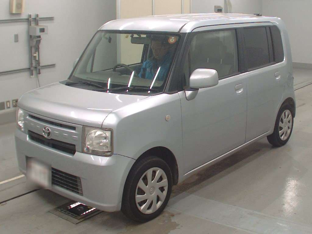 2011 Toyota Pixis Space L575A[0]