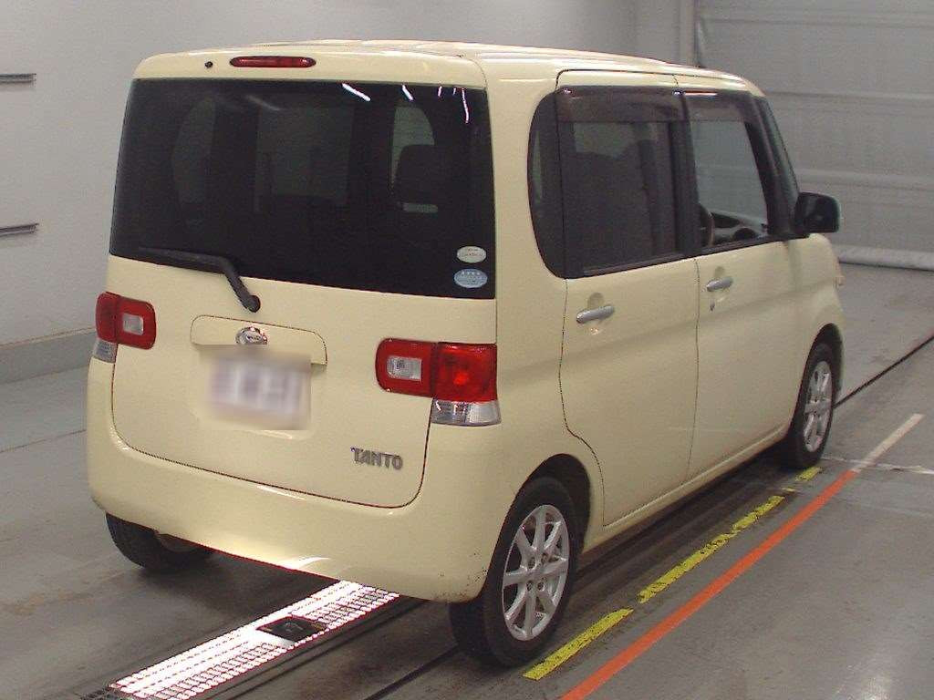 2011 Daihatsu Tanto L375S[1]