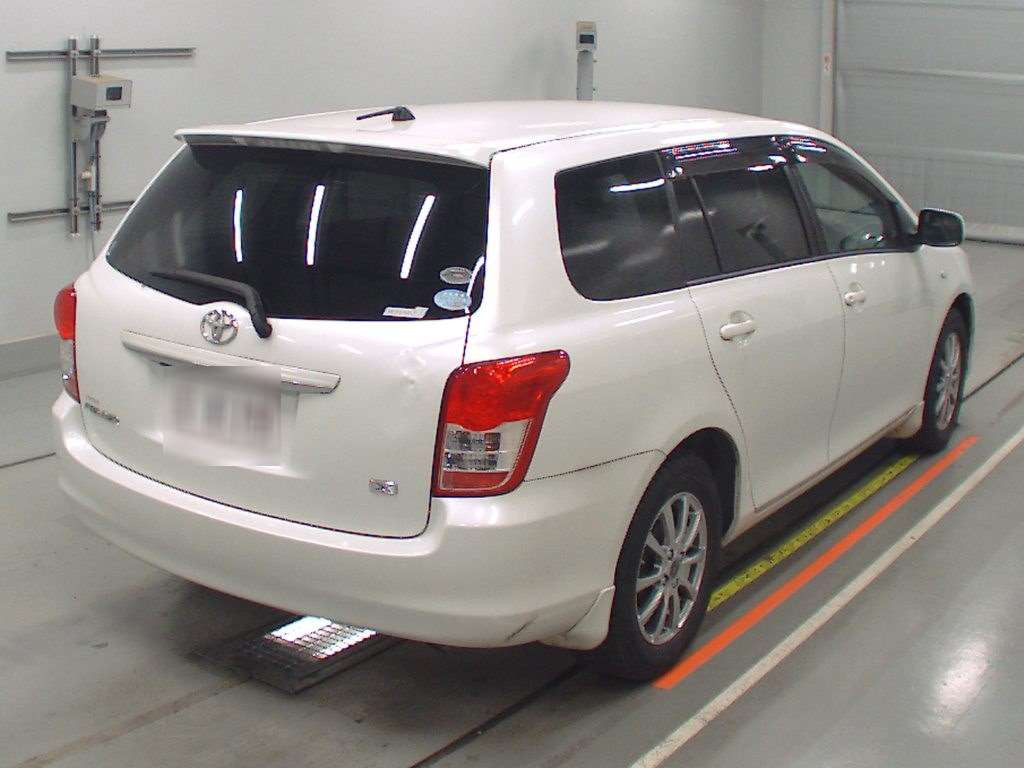 2010 Toyota Corolla Fielder NZE141G[1]