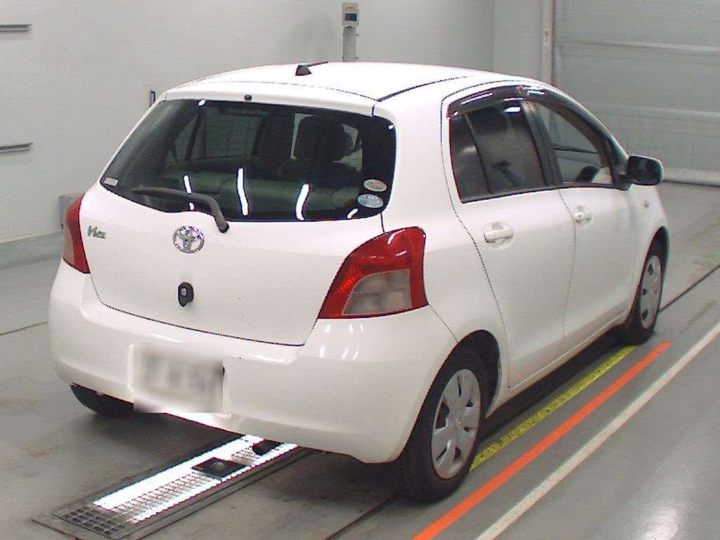 2007 Toyota Vitz SCP90[1]