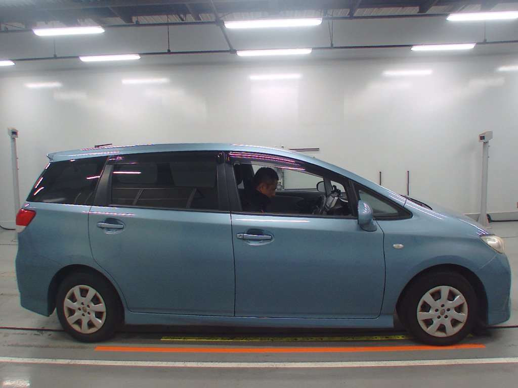 2009 Toyota Wish ZGE20G[2]