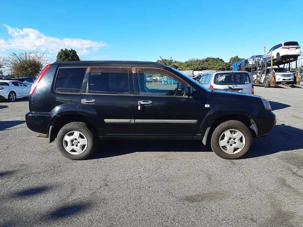 2004 Nissan X-Trail NT30[2]