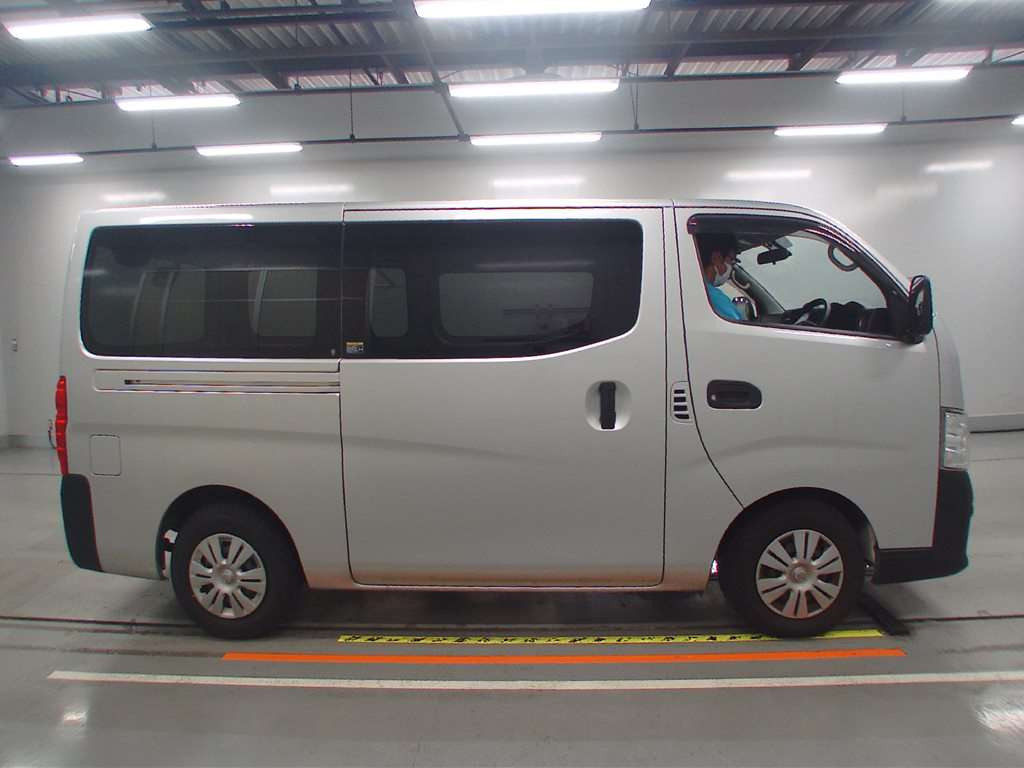 2019 Nissan NV350 CARAVAN VAN VR2E26[2]