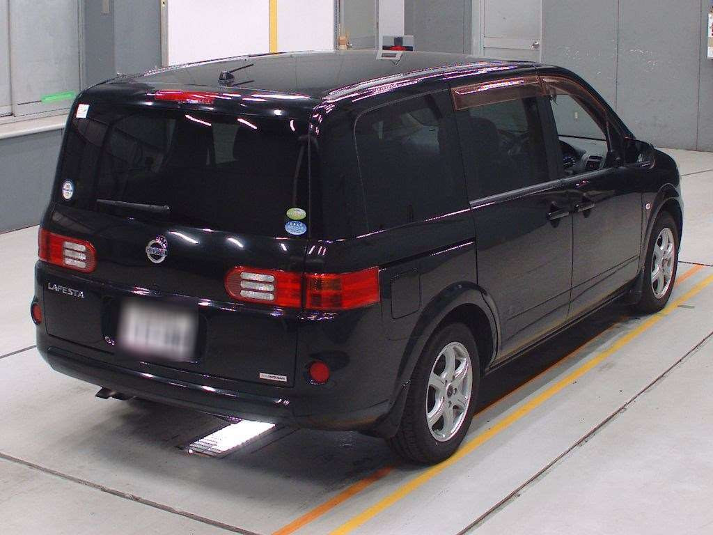 2011 Nissan Lafesta B30[1]