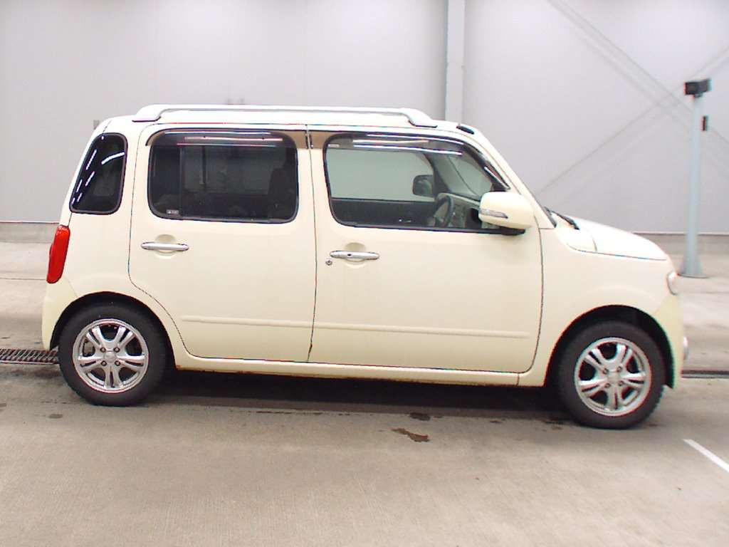 2009 Daihatsu Mira Cocoa L685S[2]