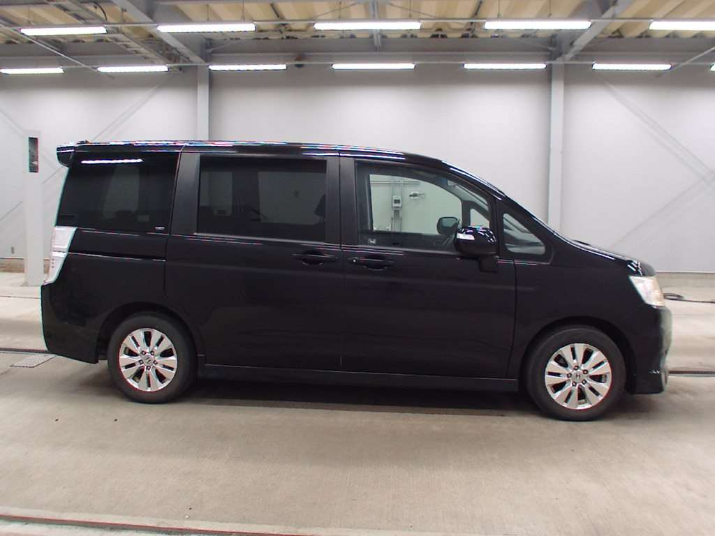 2009 Honda Step WGN Spada RK6[2]