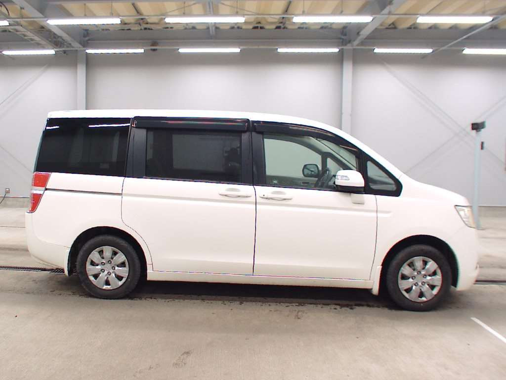 2009 Honda Step WGN RK2[2]