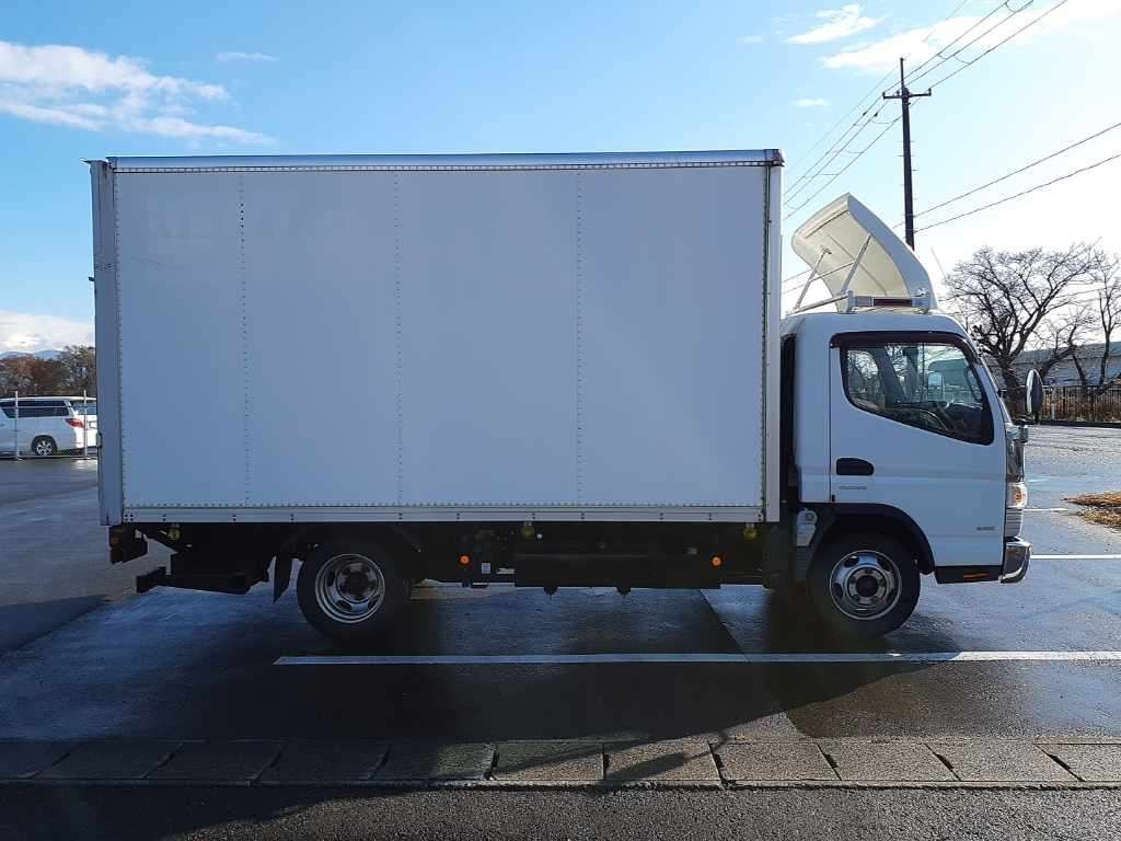 2015 Mitsubishi Fuso Canter FEB50[2]