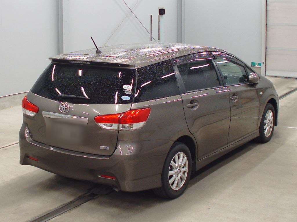 2010 Toyota Wish ZGE20W[1]