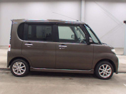 2011 Daihatsu Tanto Custom