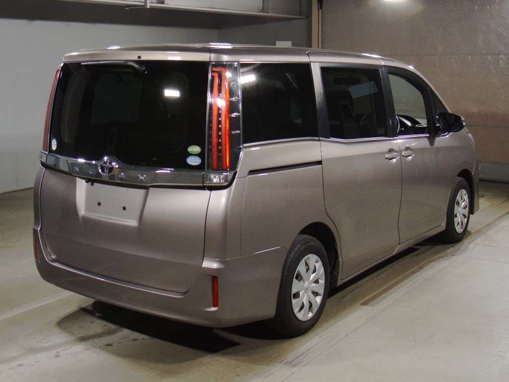 2017 Toyota Noah ZRR80G[1]