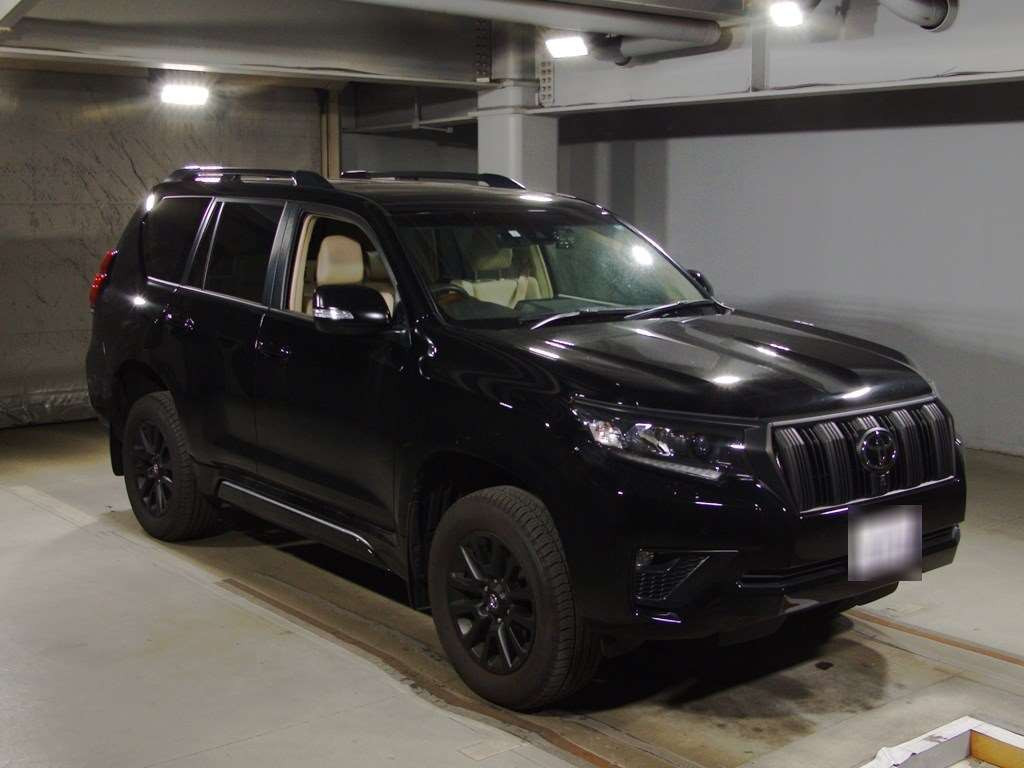 2023 Toyota Land Cruiser Prado TRJ150W[2]