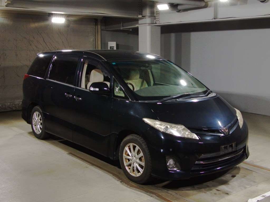 2011 Toyota Estima ACR50W[2]