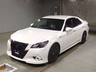 2015 Toyota Crown Hybrid