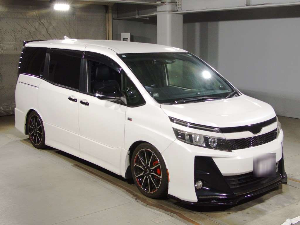 2016 Toyota Voxy ZRR80W[2]