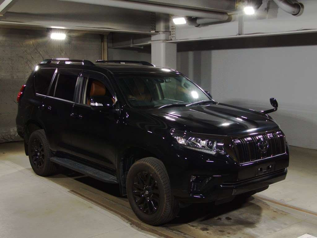 2021 Toyota Land Cruiser Prado TRJ150W[2]