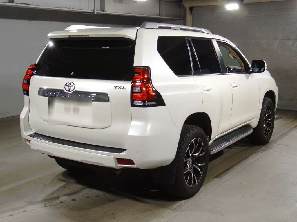 2020 Toyota Land Cruiser Prado TRJ150W[1]