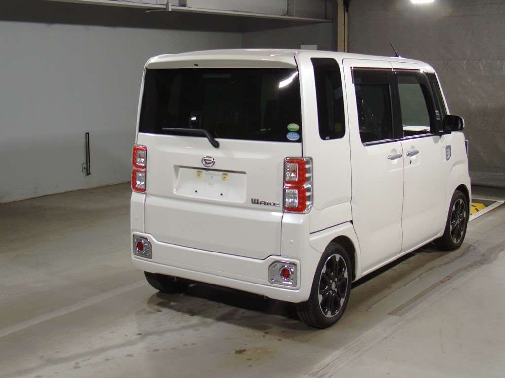 2017 Daihatsu Wake LA700S[1]