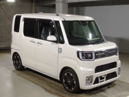 2017 Daihatsu Wake