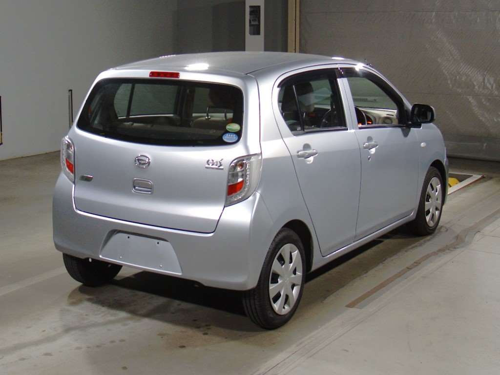 2013 Daihatsu Mira es LA300S[1]