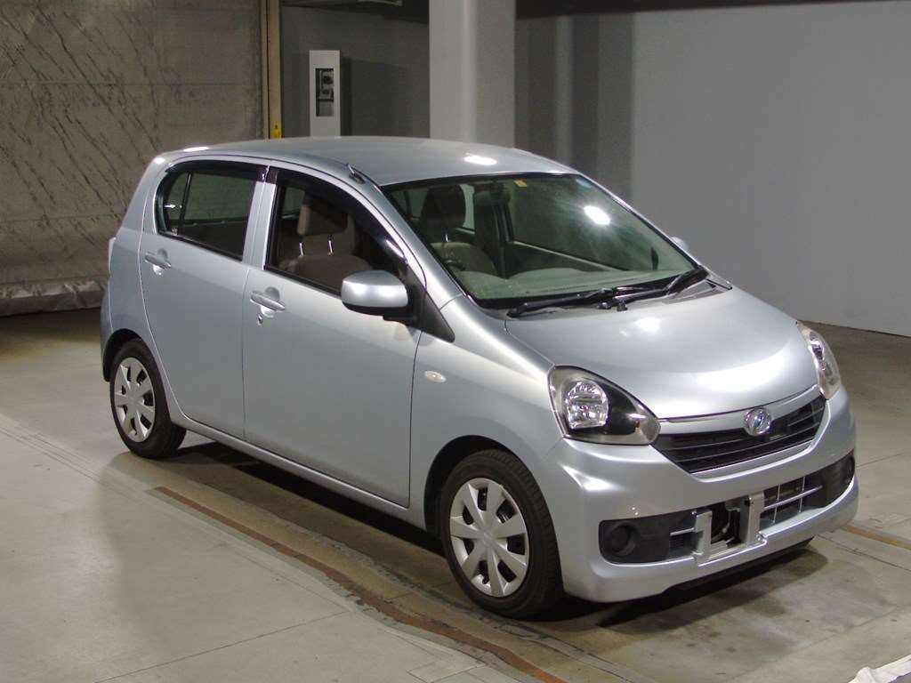 2013 Daihatsu Mira es LA300S[2]