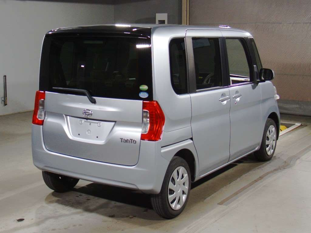 2017 Daihatsu Tanto LA600S[1]