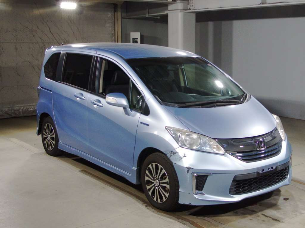 2014 Honda Freed hybrid GP3[2]