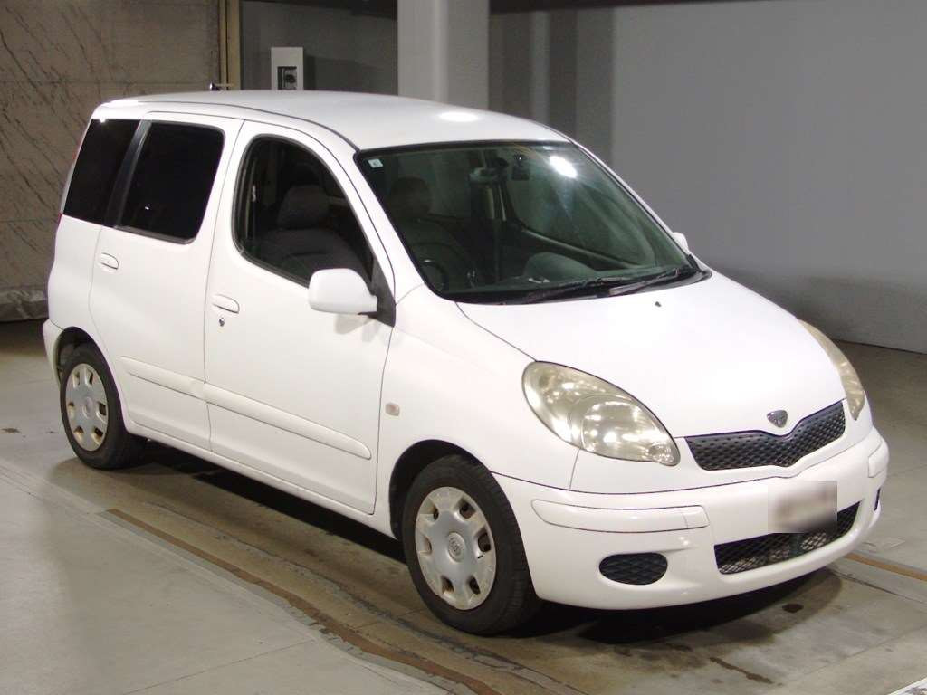 2003 Toyota Fun Cargo NCP20[2]