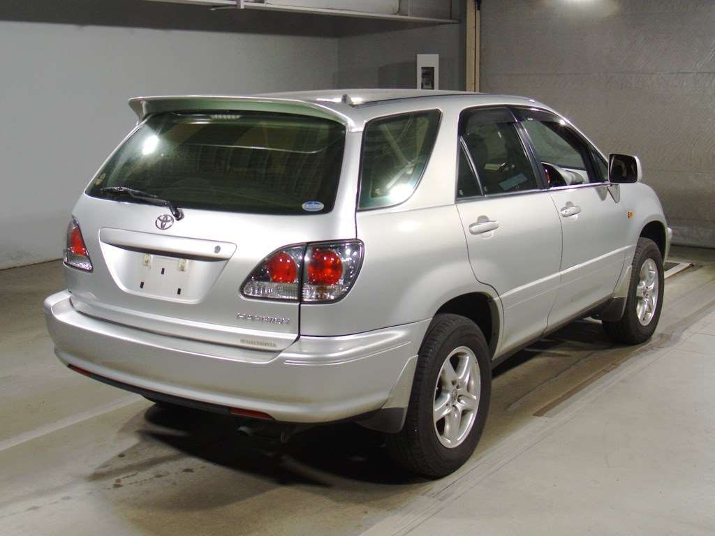 2001 Toyota Harrier ACU10W[1]