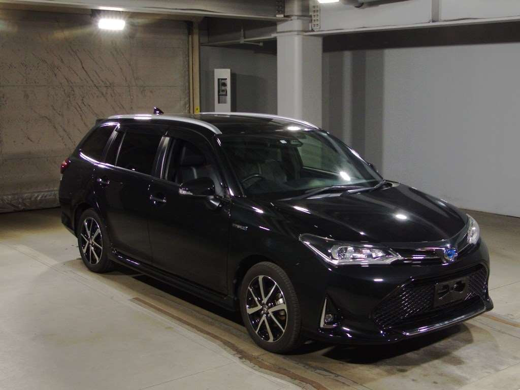 2018 Toyota Corolla Fielder NKE165G[2]