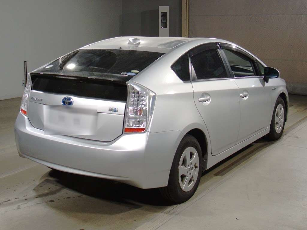 2010 Toyota Prius ZVW30[1]