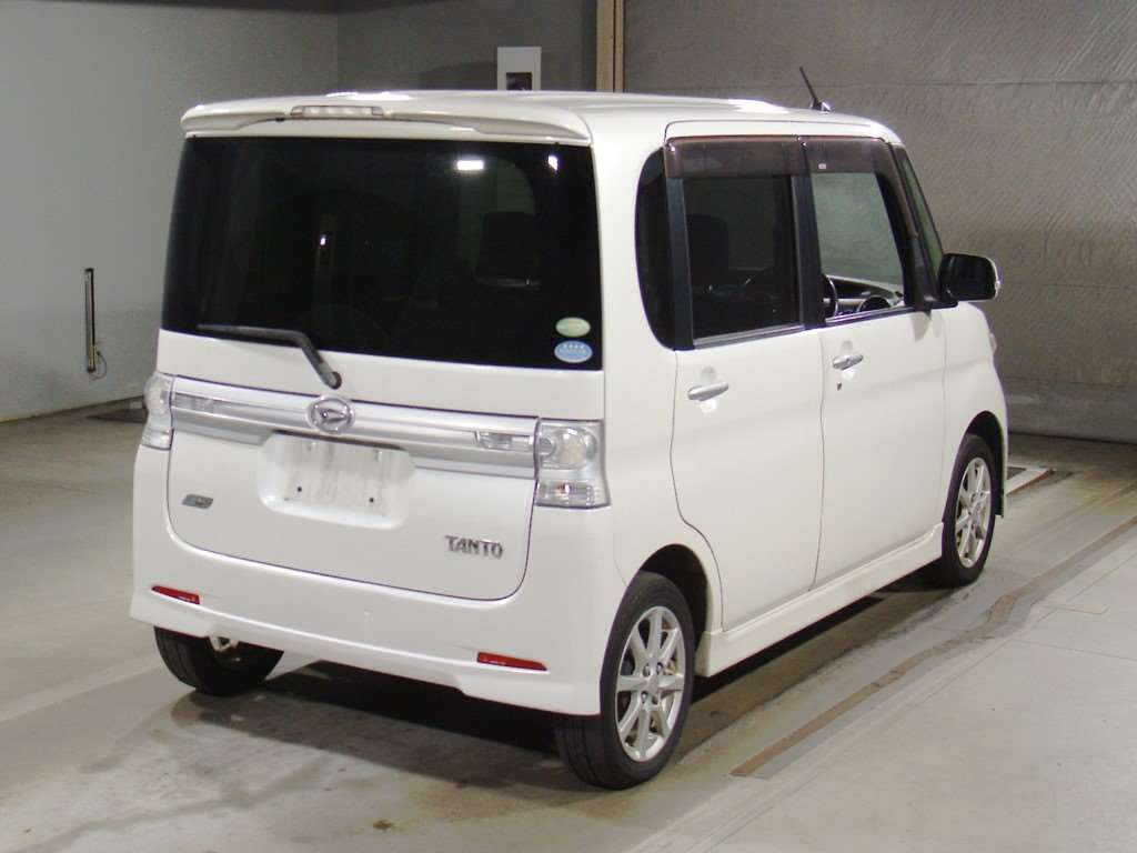 0 Daihatsu Tanto Custom L375S[1]