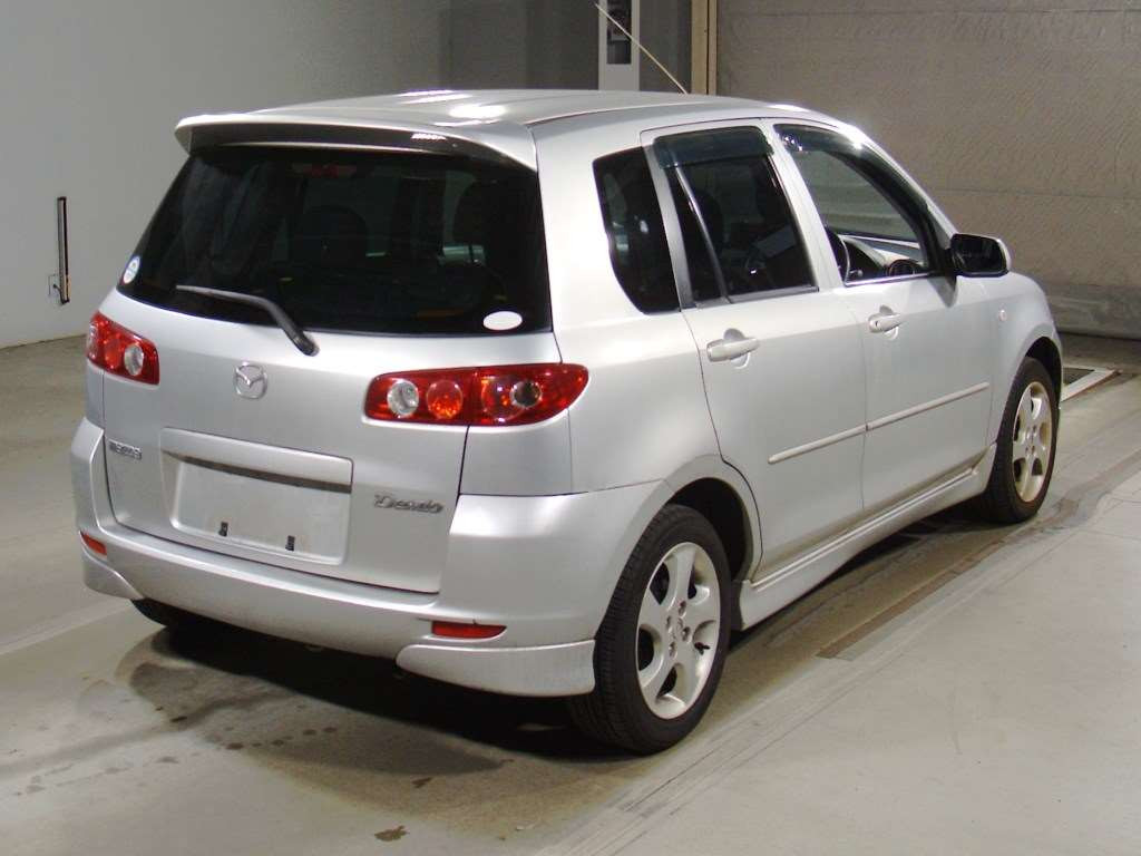 2003 Mazda Demio DY5W[1]