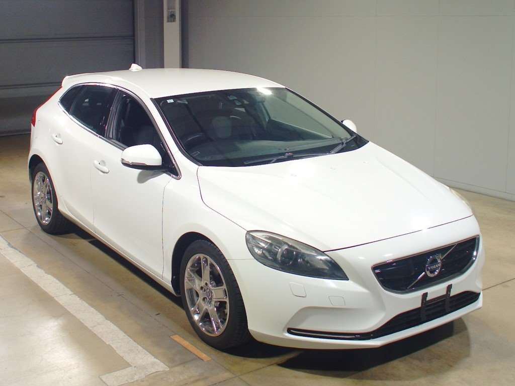 2014 Volvo V40 MB4164T[2]