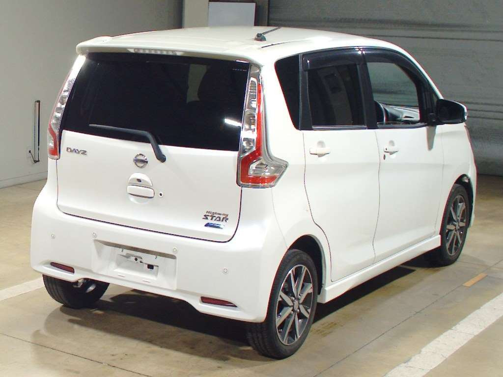 2018 Nissan DAYZ B21W[1]