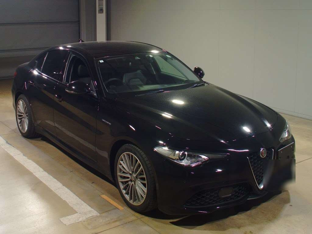 2019 Alfa Romeo Julia 95220[2]