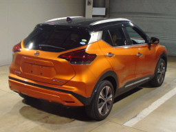 2020 Nissan KIX