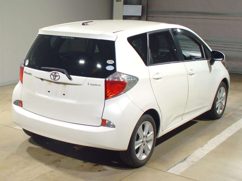 2011 Toyota Ractis NCP120[1]