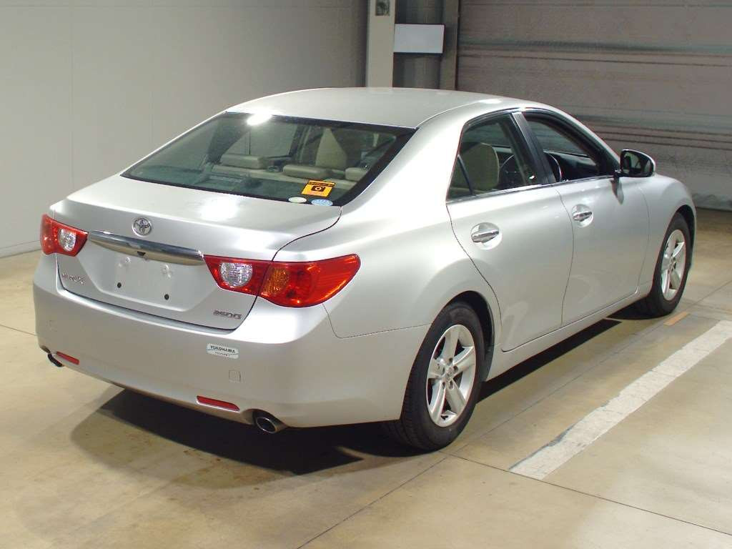 2010 Toyota Mark X GRX130[1]