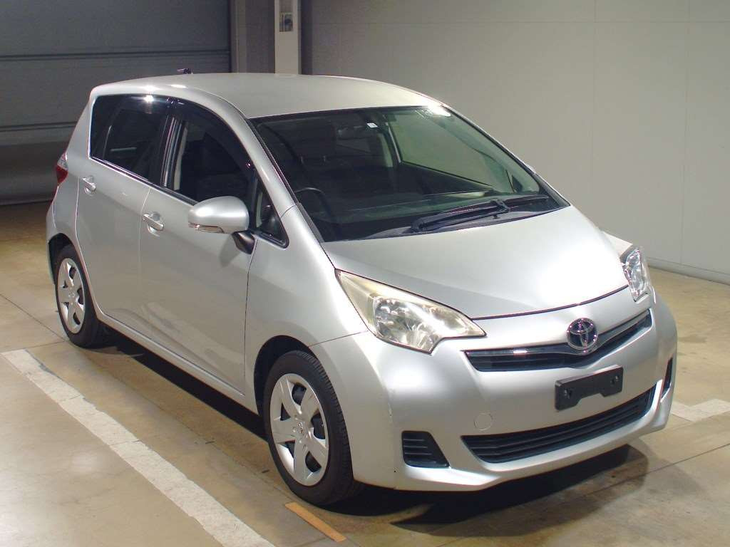 2014 Toyota Ractis NSP120[2]