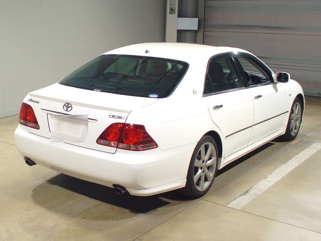 2006 Toyota Crown GRS184[1]