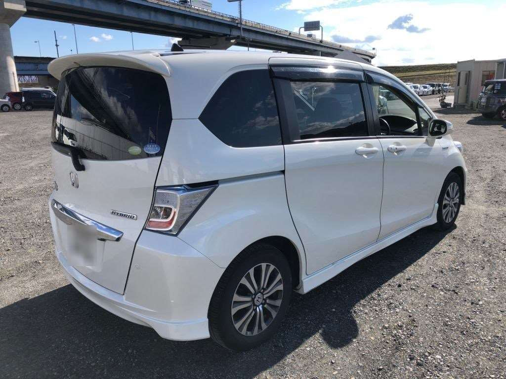 2012 Honda Freed hybrid GP3[1]