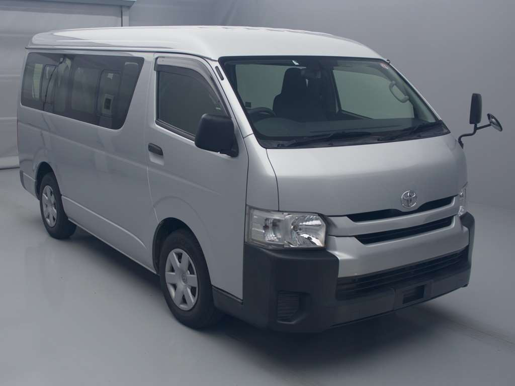 2017 Toyota Hiace Wagon TRH214W[2]