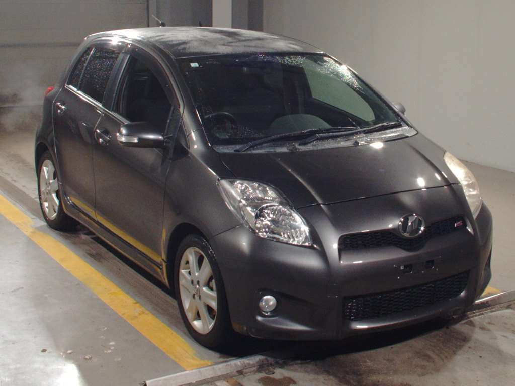 2010 Toyota Vitz NCP91[2]