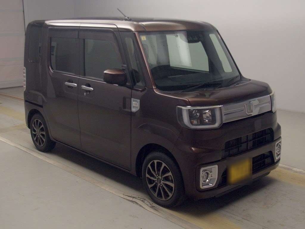 2018 Daihatsu Wake LA700S[2]