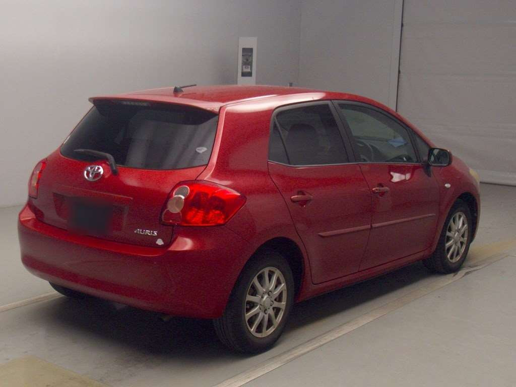 2007 Toyota Auris ZRE152H[1]