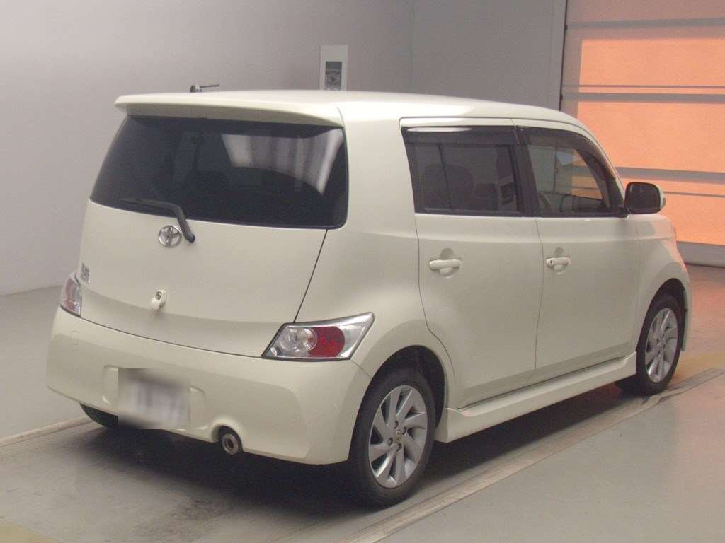 2010 Toyota bB QNC21[1]